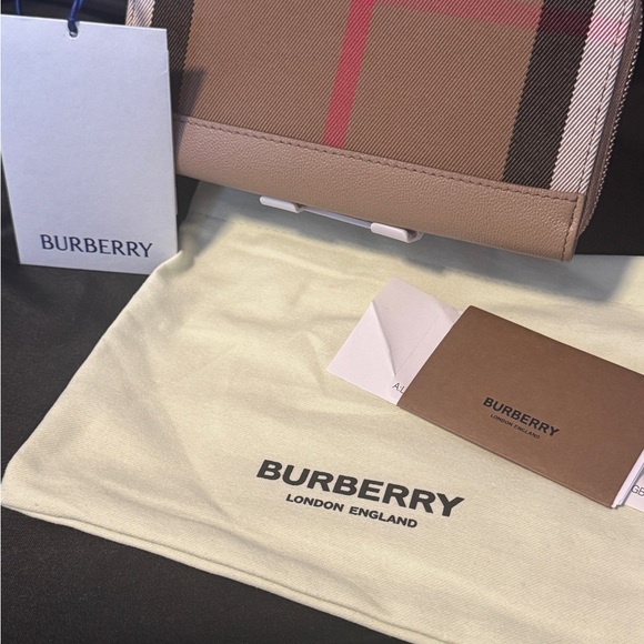Burberry Large Zip-Around House Check Wallet - Italian Made | NWT - Picture 2 of 5